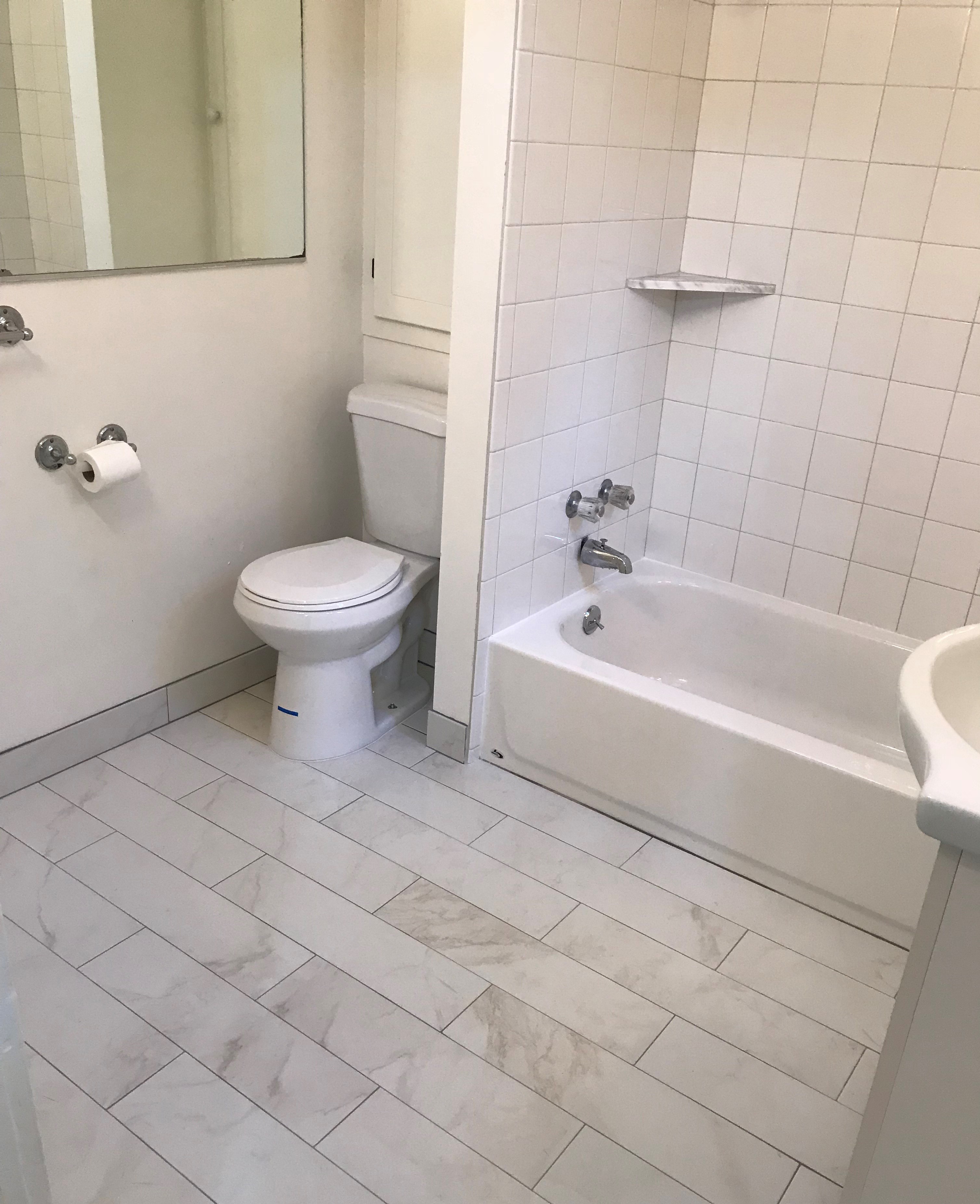 webassets/11NEWToiletBathtuandTile.jpg